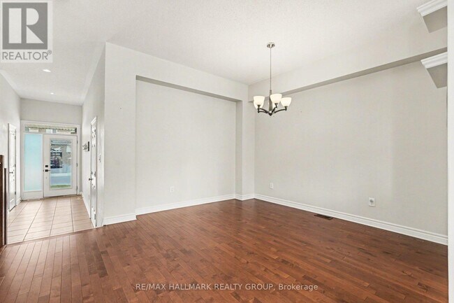 Building Photo - 319 Livery St