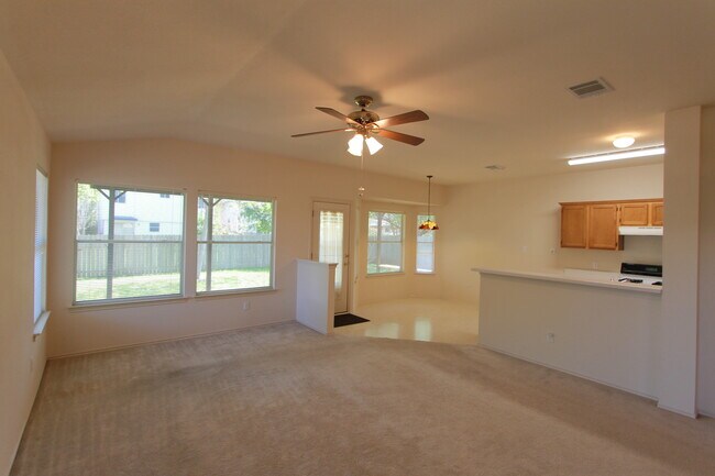 Foto del edificio - 3 Bedroom, 2 Bath Home in Cedar Park
