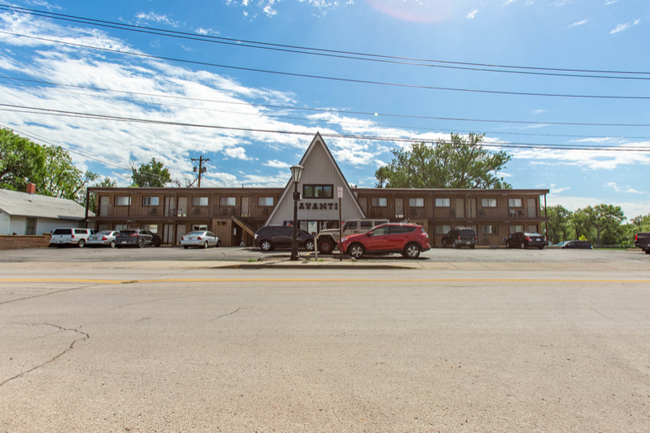 Foto del edificio - 102 N Maple Ave