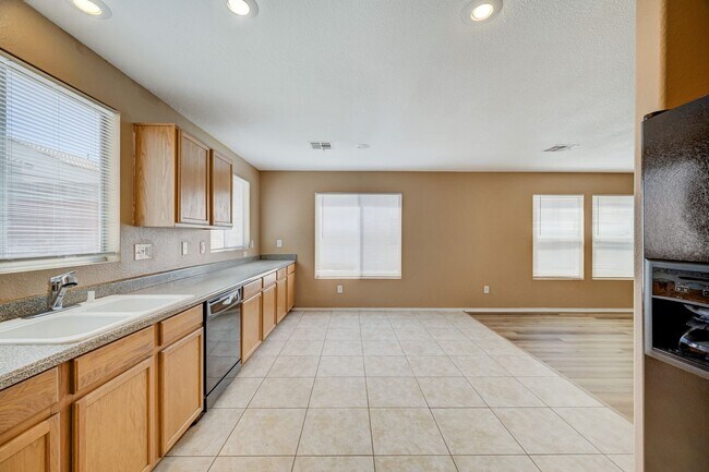 Foto del edificio - 8621 W Grand Pine Ave