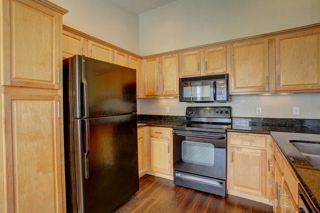 Building Photo - 1425 S Galena Way