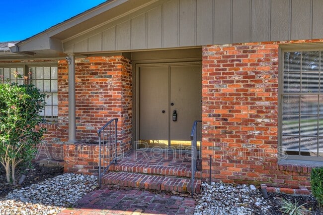 Building Photo - 3137 Edinburgh Dr