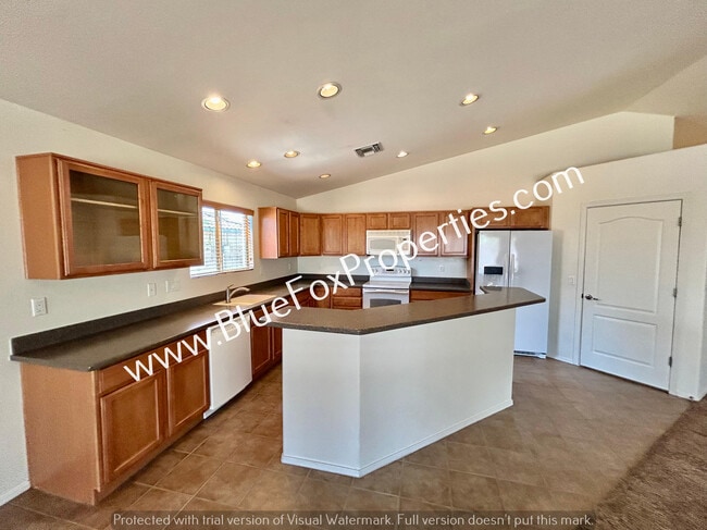 Building Photo - 6626 E Bambino Rd