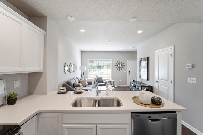 Building Photo - 2228 Hazeltine Pl