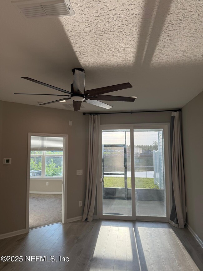 Building Photo - 609 Cherry Elm Dr
