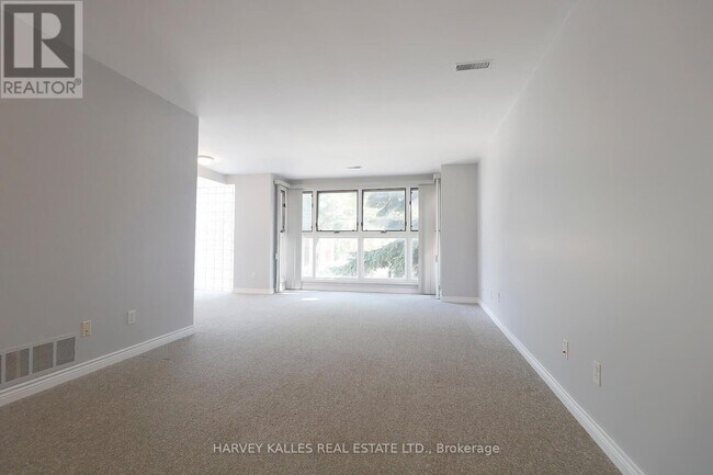 Photo du bâtiment - 1422 Bayview Ave