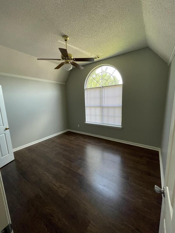 Building Photo - 7785 Shadowland Dr