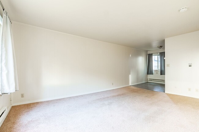 Interior Photo - 3615 & 3621 Town Home Apartments