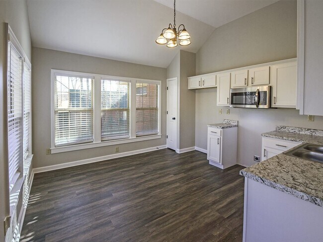 Building Photo - UPDATED 3 bed, 2 bath home near S. Germant...