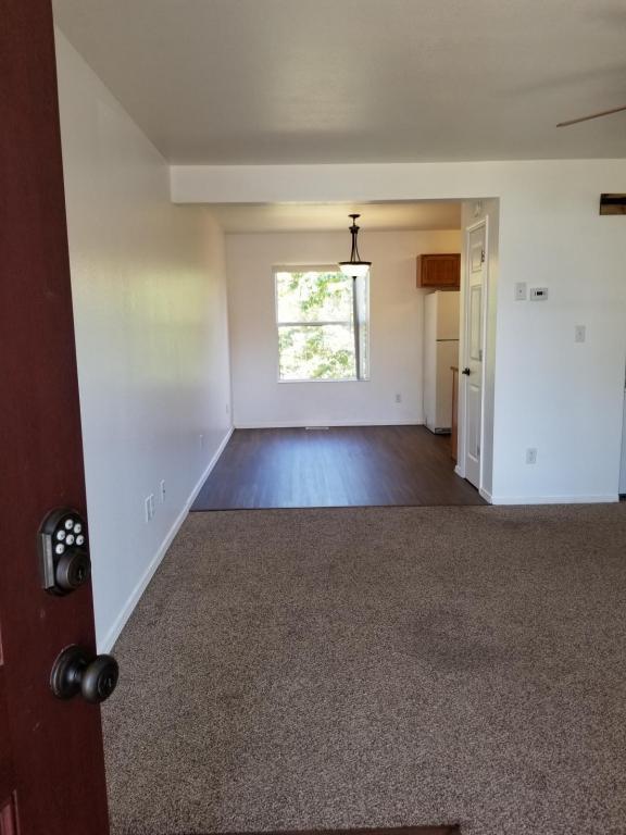 Building Photo - 602 Twin oaks kirbyville MO, 65679
