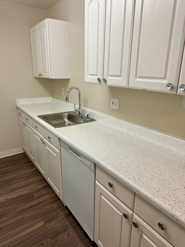 Building Photo - Olive Court Apartments