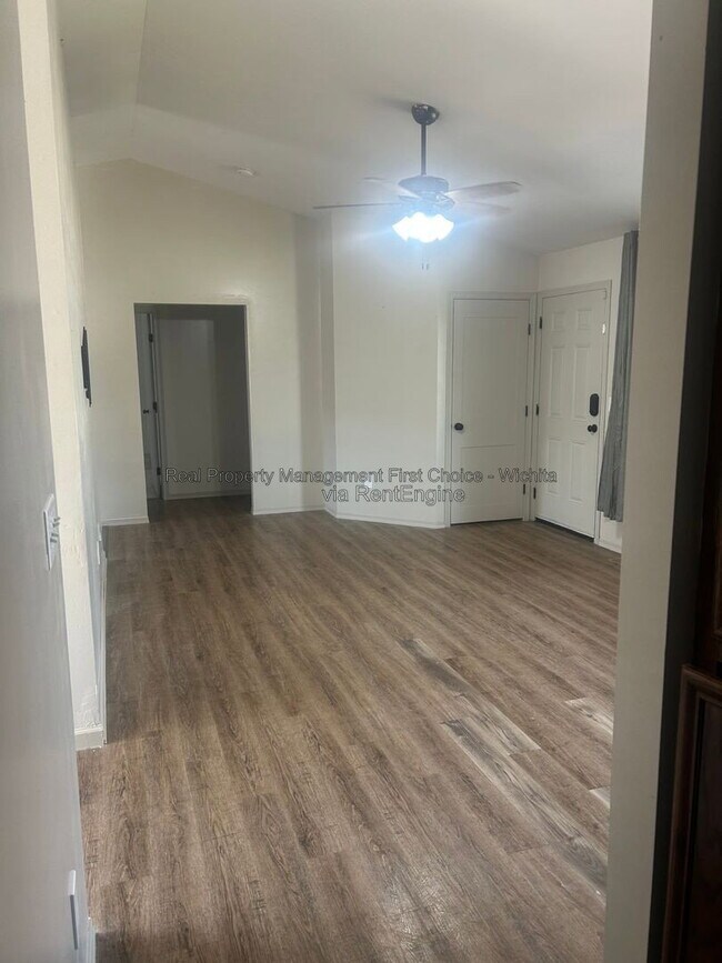 Foto del edificio - 1419 E Alise St