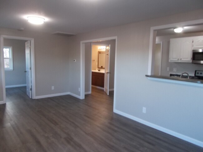 Building Photo - 1490 S Water Ave