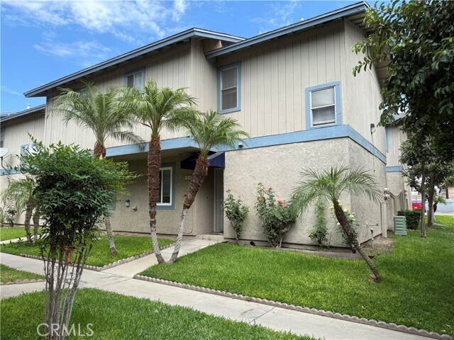 Foto principal - 9240 Date St