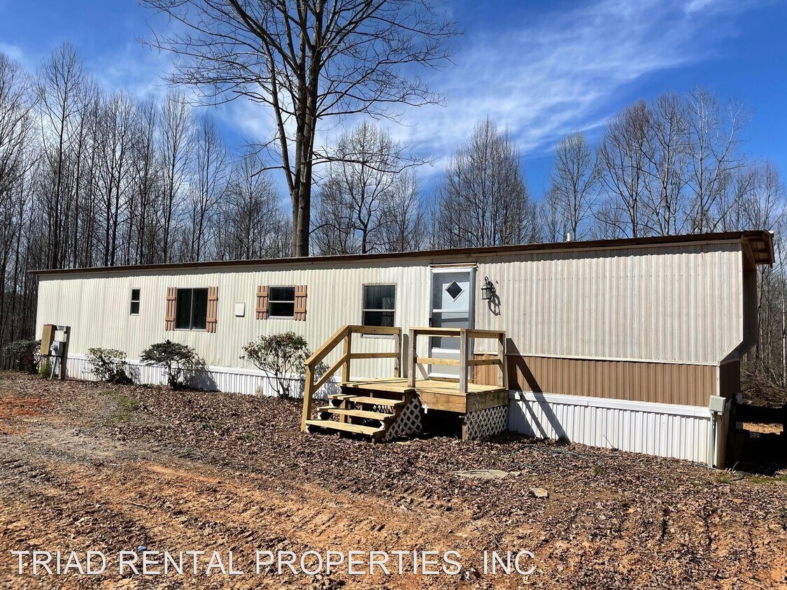 Primary Photo - 3 br, 1.5 bath House - 619 LITTLE RIVER GO...