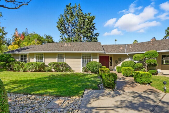 Building Photo - Stunning 3,488 Sq. Ft. Home with Pool & 3-...
