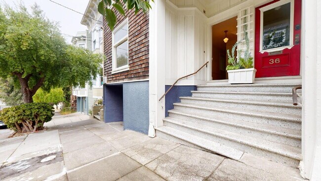 Foto del edificio - Charming 2BR/1BA in Cole Valley – Garage Parking, In-Unit Laundry & Private Backyard