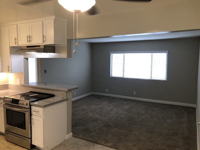 Building Photo - 209 Santa Ana Ave