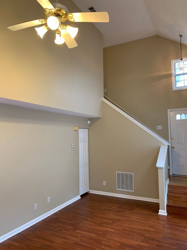 Foto del edificio - Charming 3BR/2.5BA Cul-de-Sac Home in Sought-After Avensong Community!