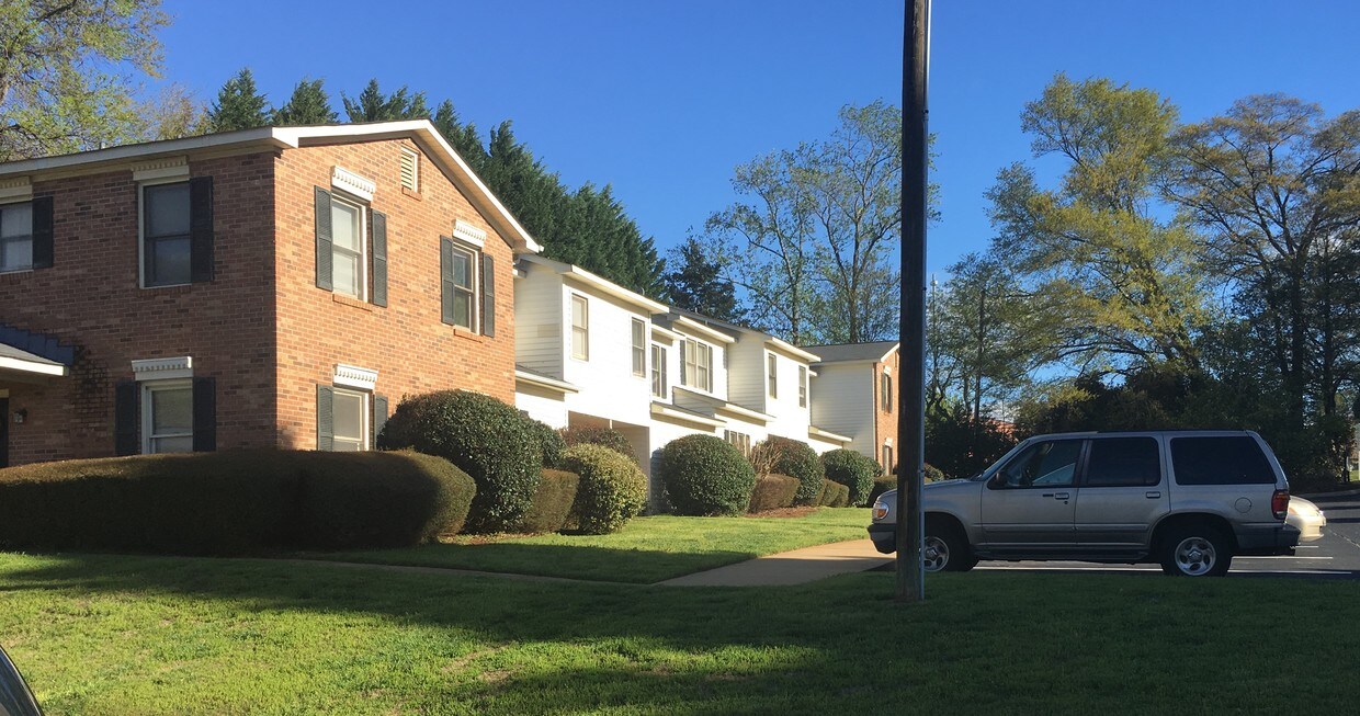 Furman Place Condos Apartments in Greenville, SC