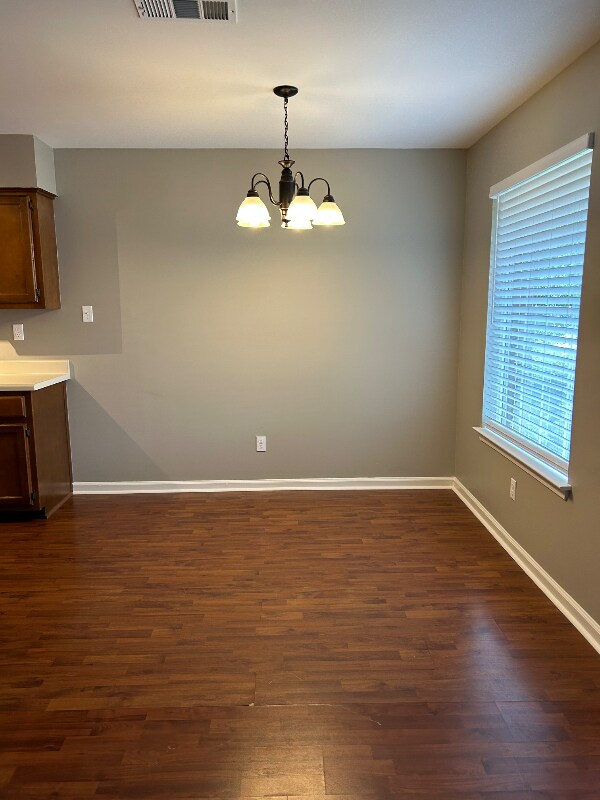 Foto del edificio - 6608 Sungate Dr S