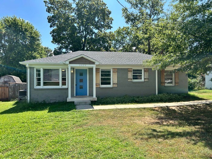 Foto principal - 1029 Edgewood Dr