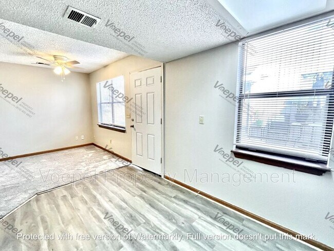 Building Photo - 8710 NW 82 Terrace