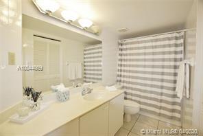 Foto del edificio - 17801 N Bay Rd