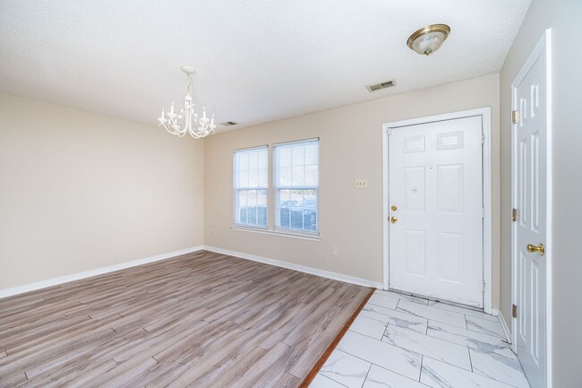 Foto del edificio - Henrico County Townhome-Minutes To Short Pump