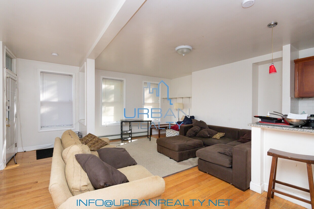 Living Room - 5 Wallingford Rd
