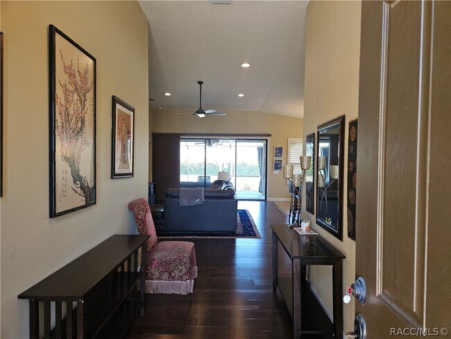 Foto del edificio - 2353 N Mia Point