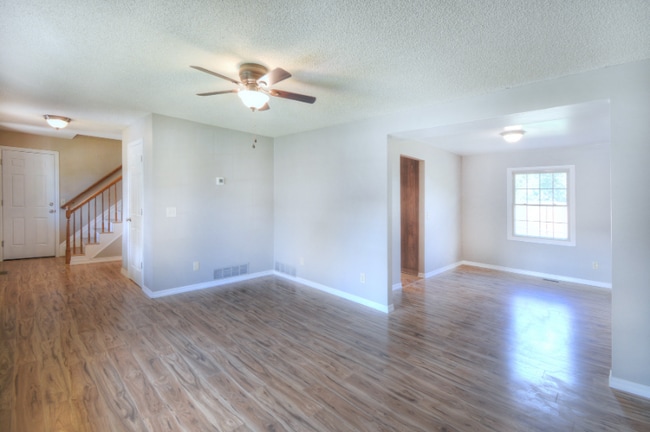 Building Photo - 6423 Dillon Cir