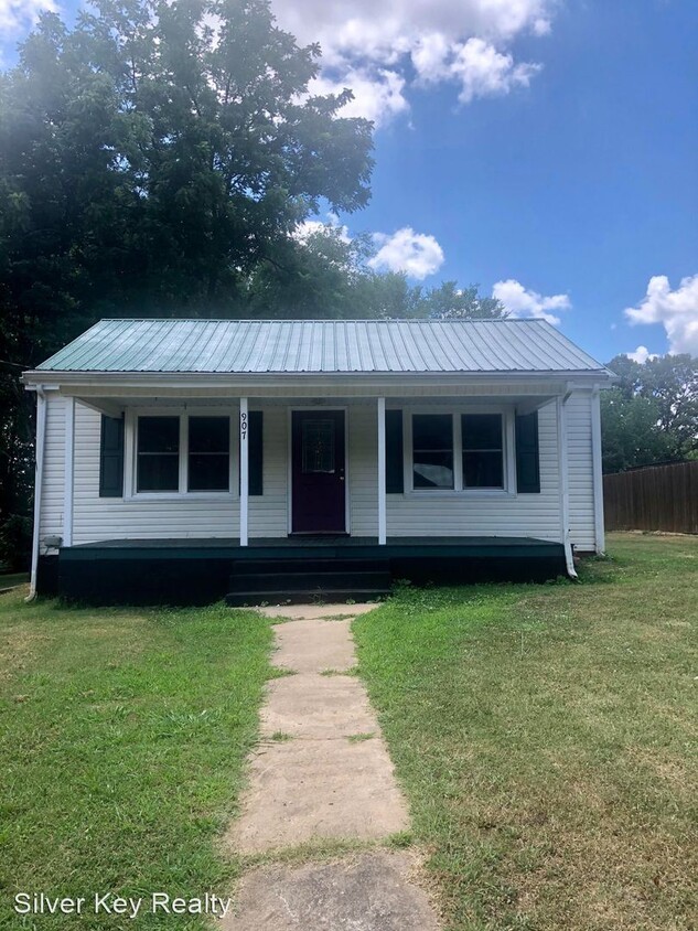 Primary Photo - 3 br, 1.5 bath House - 907 Morris Street