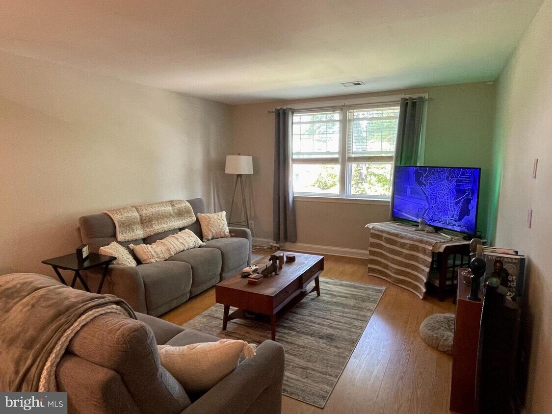 500 E Lancaster Ave Unit 134D, Wayne, PA 19087 Room for Rent in Wayne