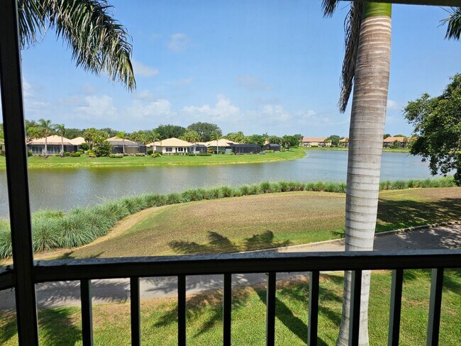 Foto del edificio - Available Sep 1, 2025 - Furnished 3BR/2BA ...
