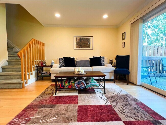 Foto del edificio - 152 Laurel Ln
