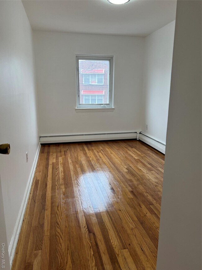 Building Photo - 1350 Edwards Ave