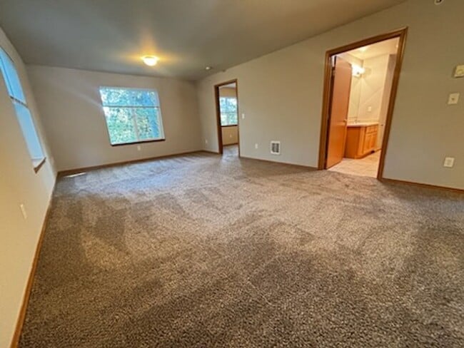 Building Photo - Your Home is Waiting!