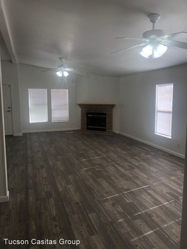 Foto del edificio - 2 br, 2 bath House - 1100 S Houghton Rd #2