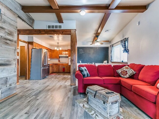 Building Photo - 4724 Koelsch Dr