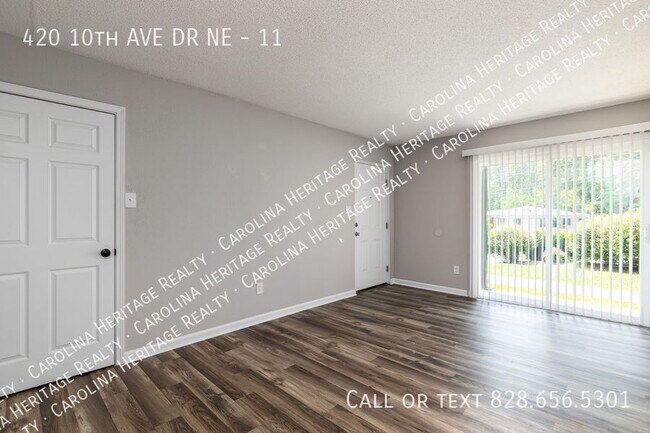 Foto del edificio - 420 10th Ave Dr NE