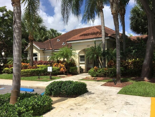 Foto del edificio - 570 S Park Rd