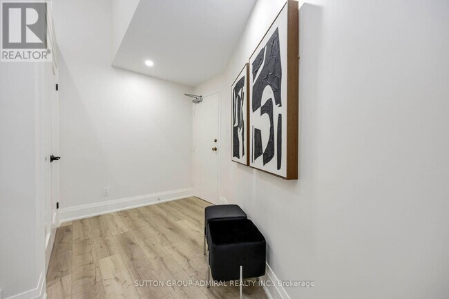 Photo du bâtiment - 296 Mill Rd