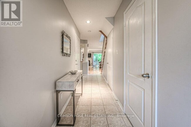 Photo du bâtiment - 2096 Glenhampton Rd