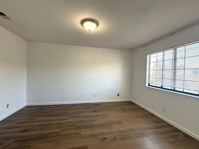 Foto del edificio - Spacious 3 Bed / 3 Bath Home in Gated Comm...