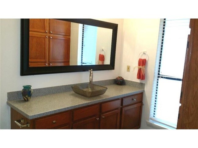 Foto del edificio - 5602 Woodrow Ave