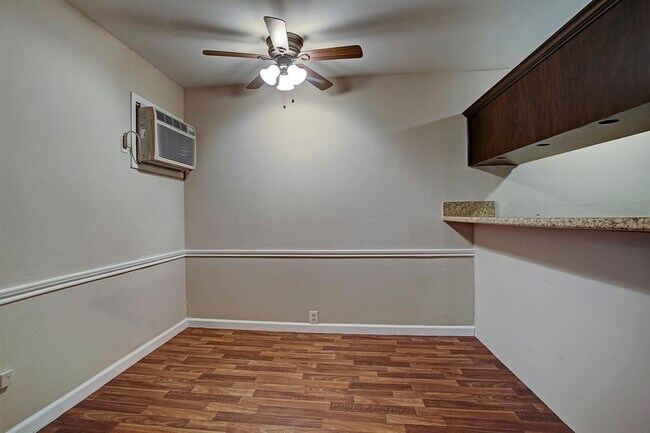 Building Photo - 508 Branard St