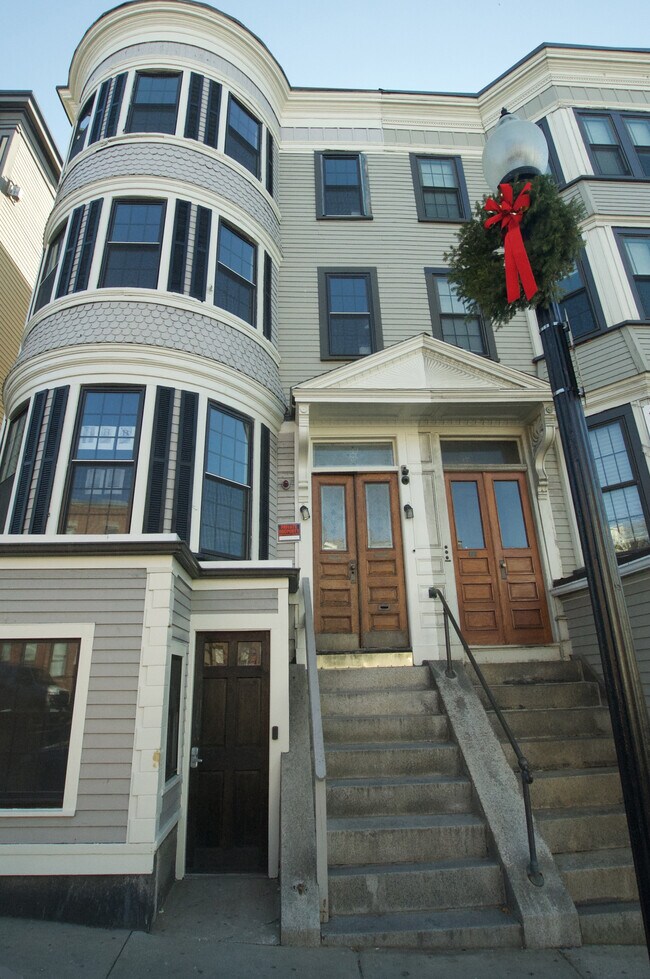 Building Photo - 8 G St