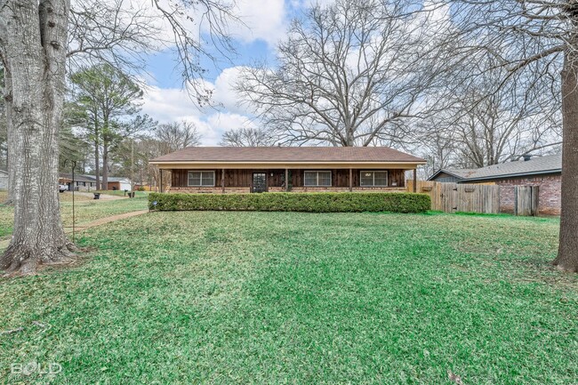 Building Photo - Check Out this 3 bed 2 bath in Bossier!!