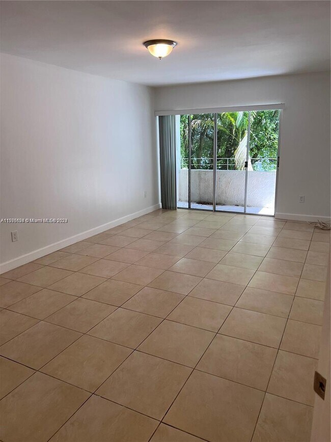 Foto del edificio - 5838 SW 74th Ter